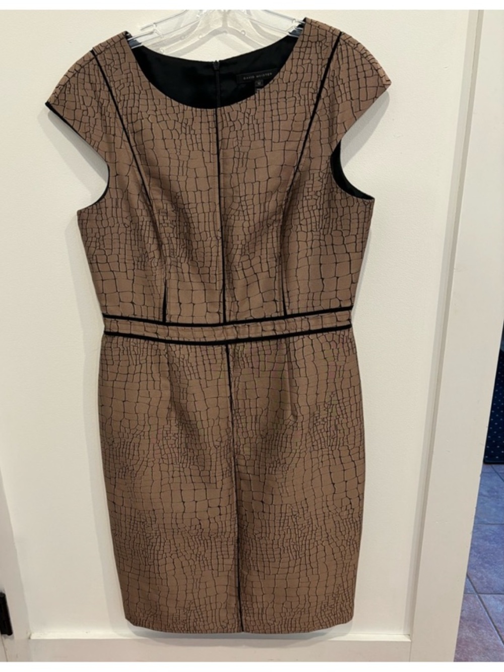 David Meister NEW Cap Sleeve Midi Dress Taupe Black Croc Pattern Womens 12